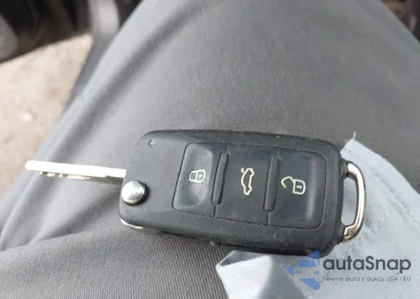 2013 Volkswagen Golf 2.5L 4-Door из США, поврежденный, VIN WVWDB7AJ3DW139277